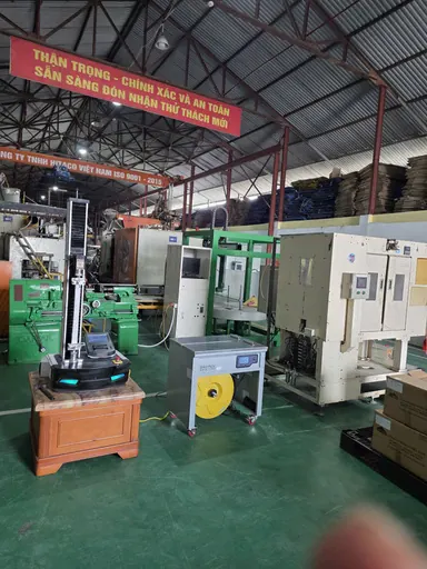 Khu máy trong nhà xưởng